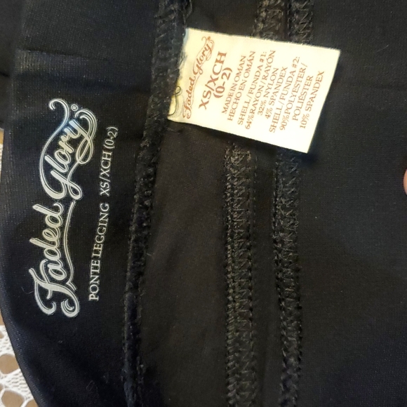 Silky Leggings With Faux Leather - Picture 4 of 9